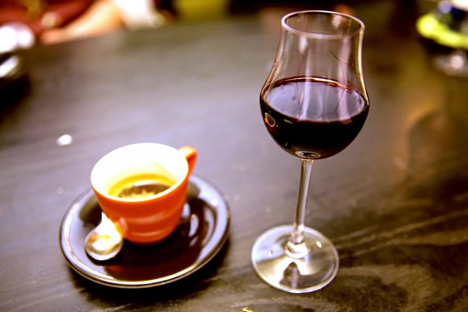 Koffie vs rode wijn