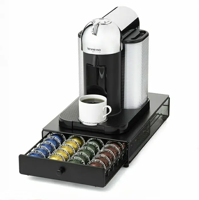 Koffiezetapparaat met cups